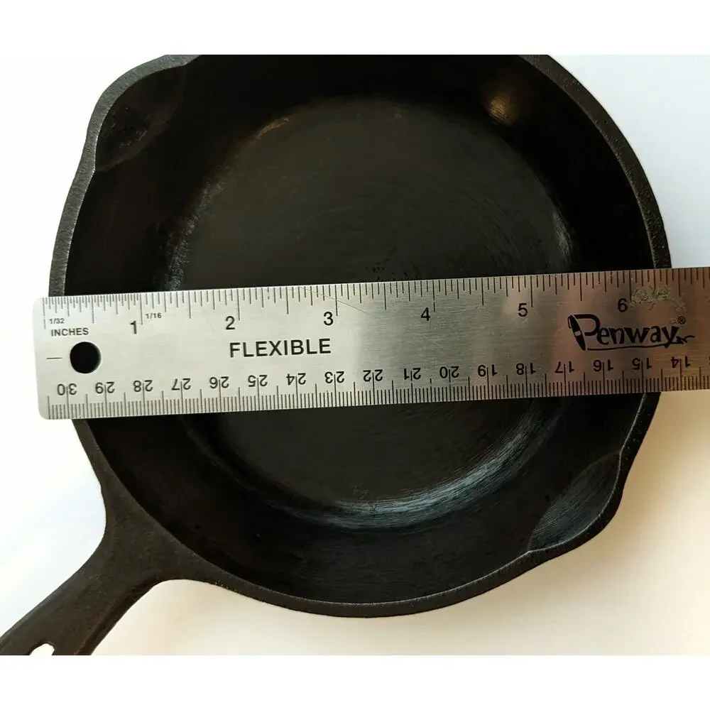 Unmarked Cast Iron Fry Pan/Skillet Small 6 1/2 inch